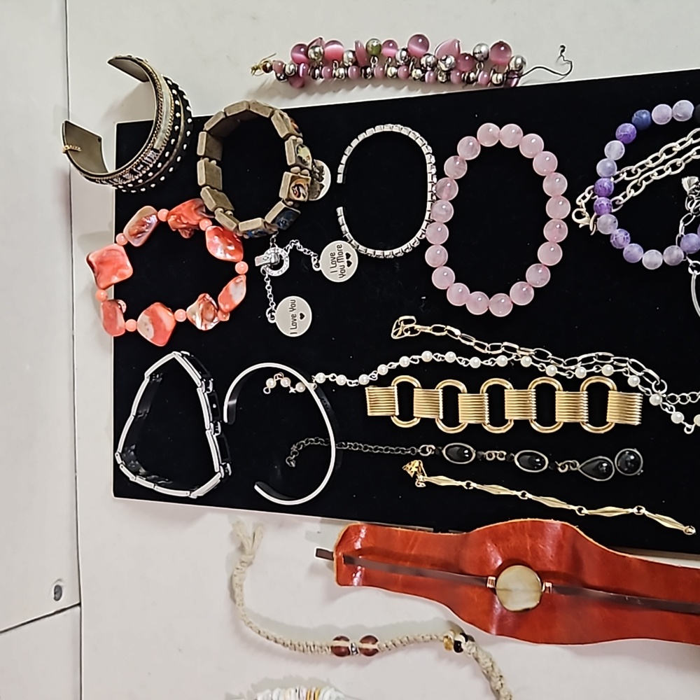 Mixed lot of Bracelets, All kinds, A7